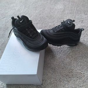 Mens Nike Air Max 97s. Size 9.5. Reflective black.